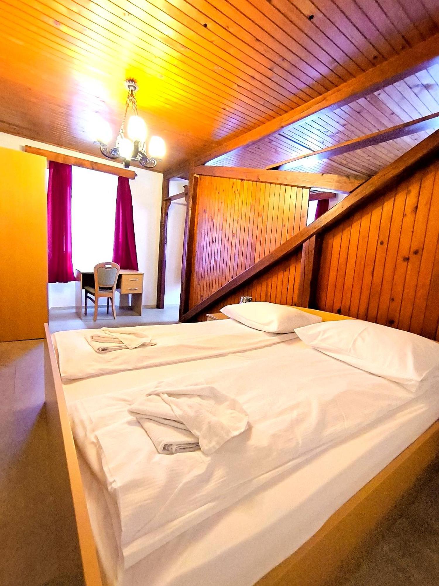 Guest House Gostisce Gacnk V Logu Cerkno Exterior photo